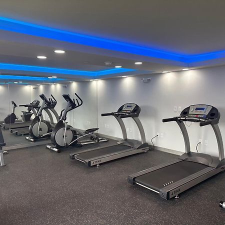 Super 8 By Wyndham Baltimore Northwest Екстер'єр фото
