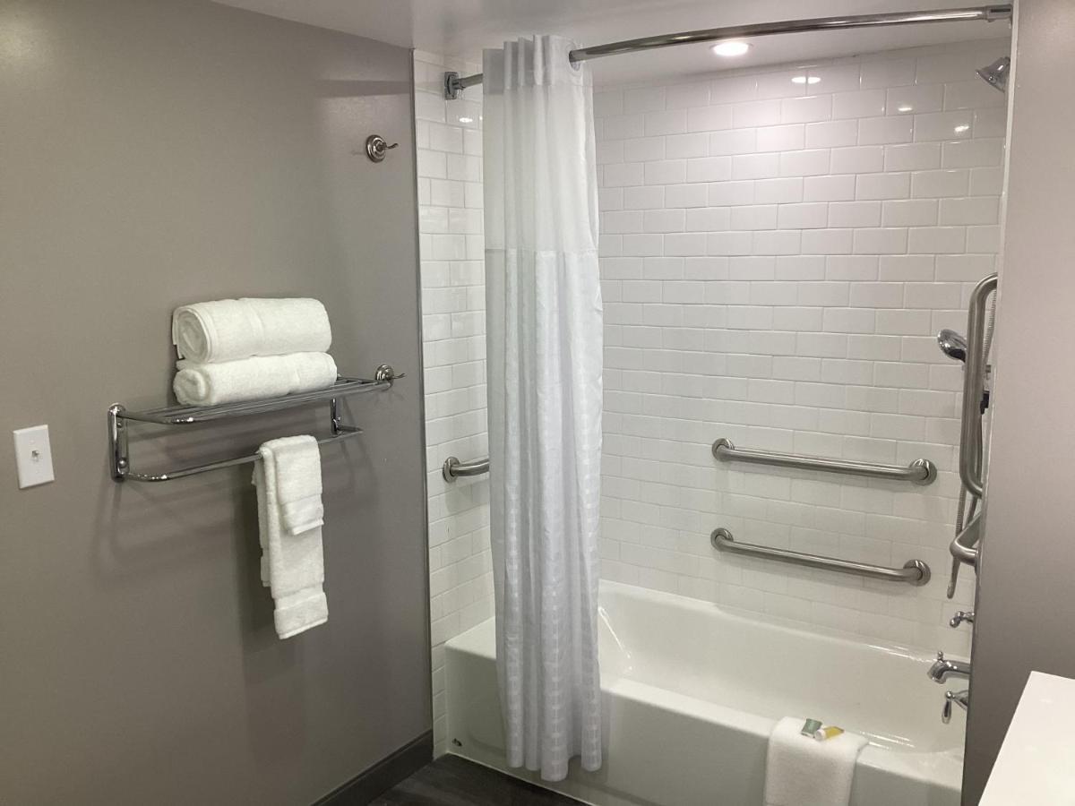Super 8 By Wyndham Baltimore Northwest Екстер'єр фото