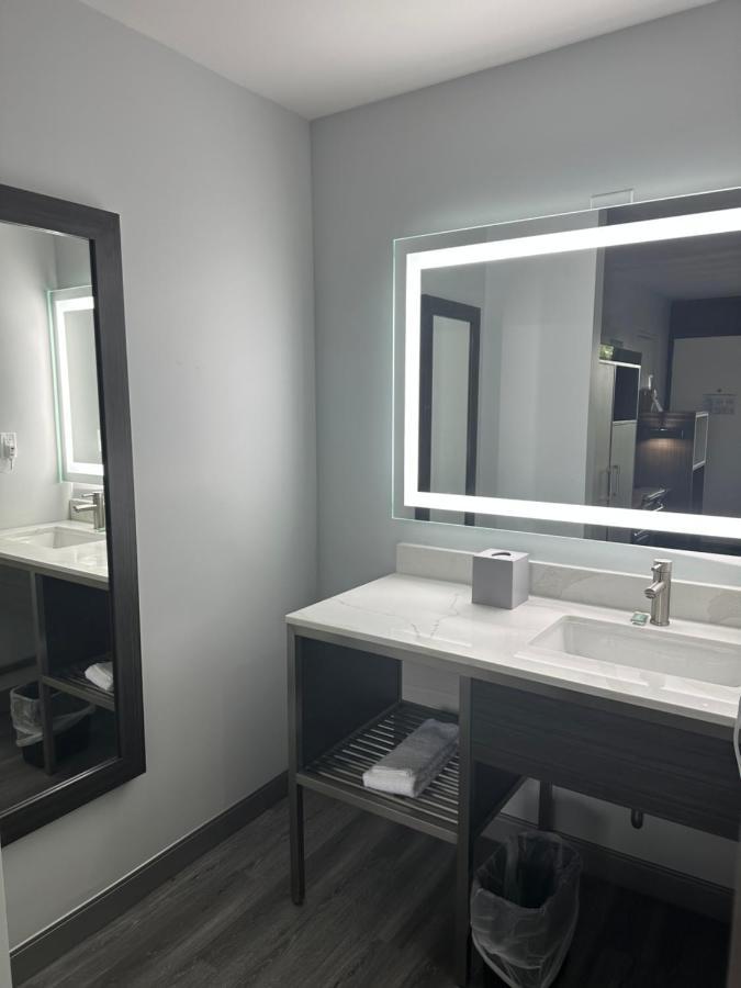 Super 8 By Wyndham Baltimore Northwest Екстер'єр фото