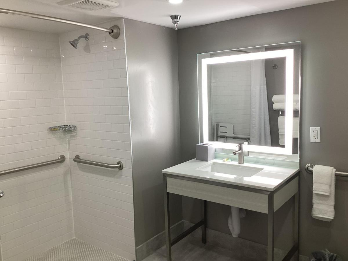 Super 8 By Wyndham Baltimore Northwest Екстер'єр фото