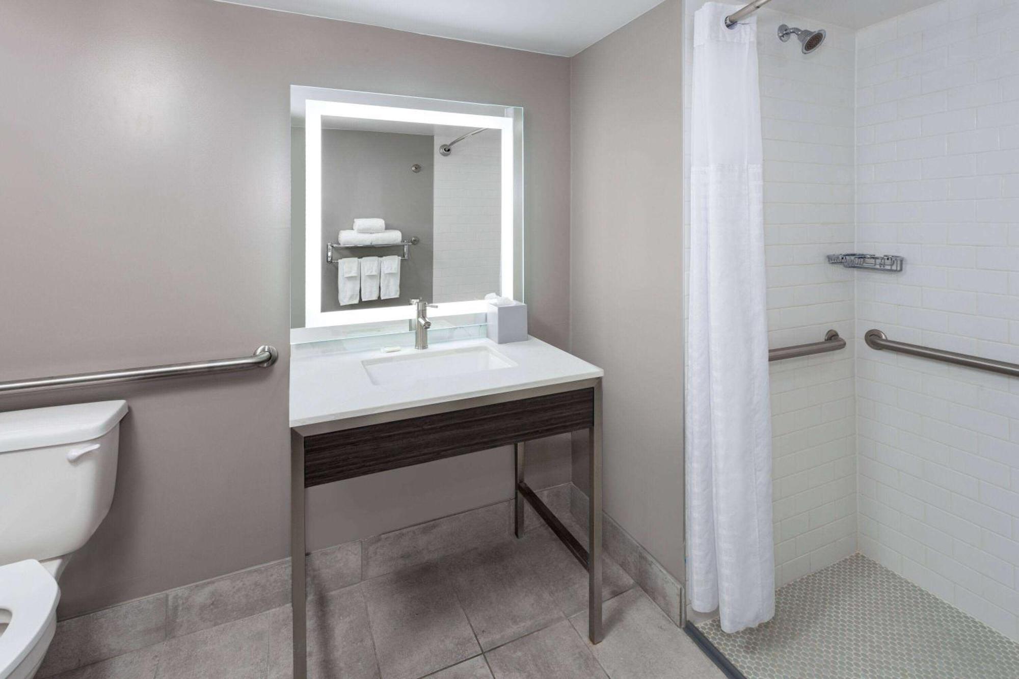 Super 8 By Wyndham Baltimore Northwest Екстер'єр фото