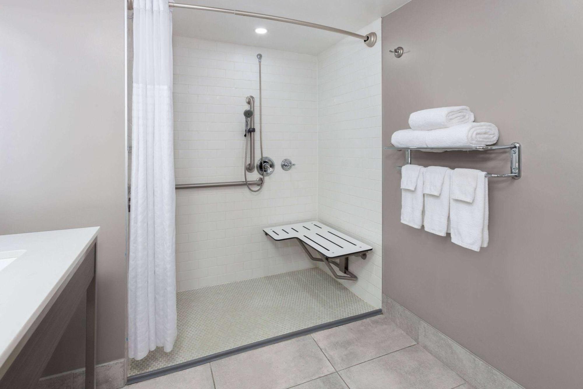 Super 8 By Wyndham Baltimore Northwest Екстер'єр фото