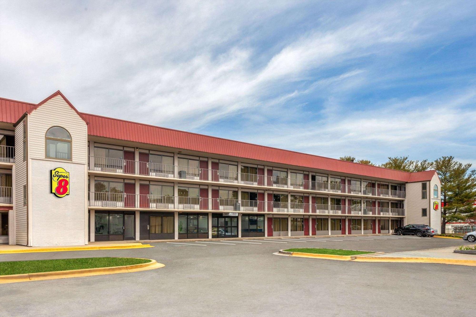 Super 8 By Wyndham Baltimore Northwest Екстер'єр фото