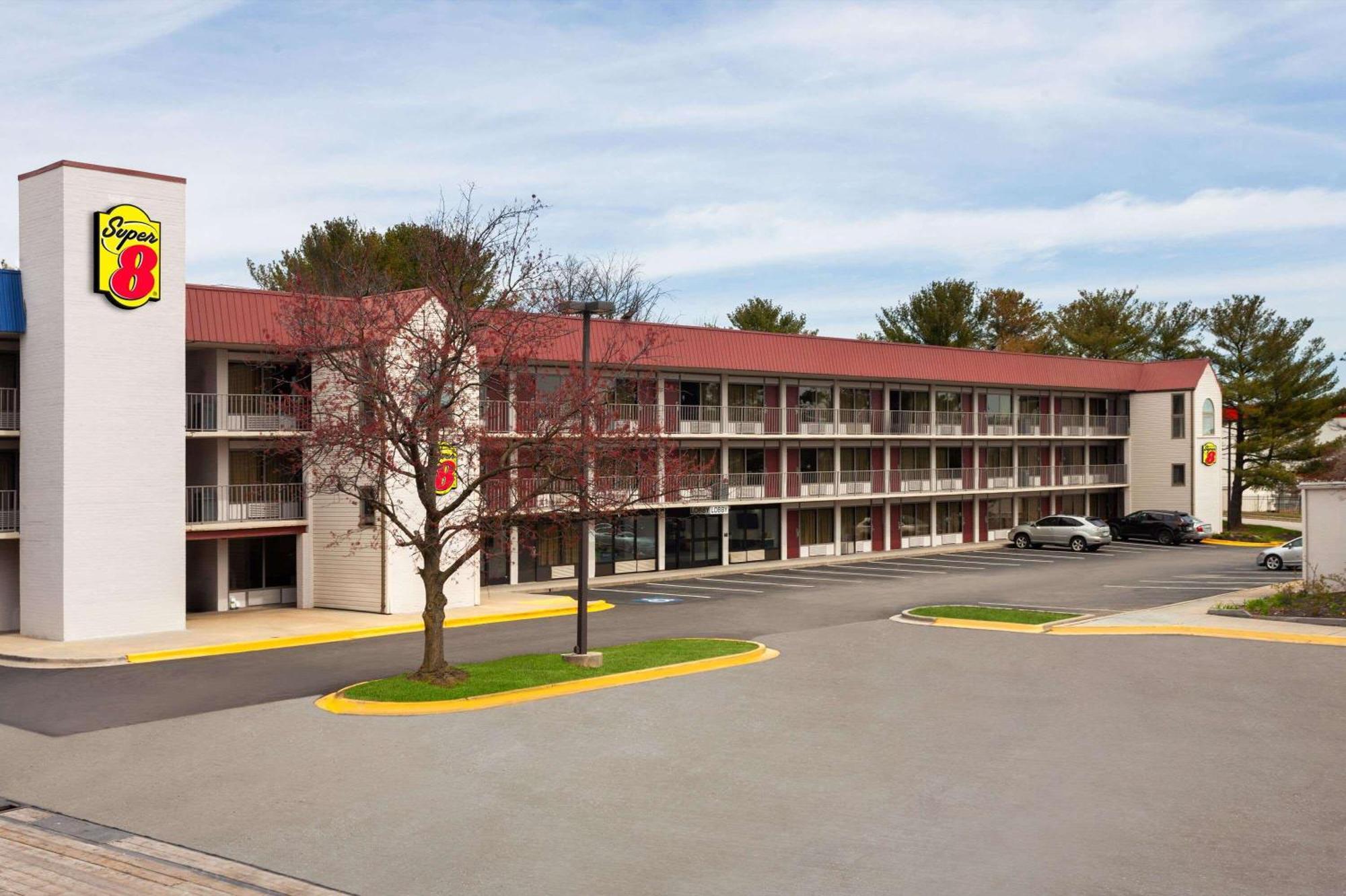 Super 8 By Wyndham Baltimore Northwest Екстер'єр фото